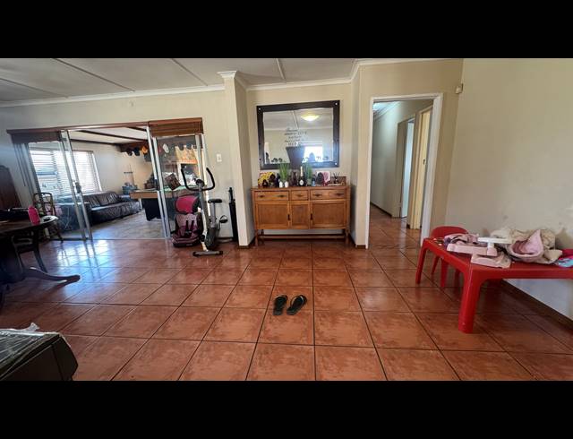 4 BEDROOM HOUSE FOR SALE IN MALMESBURY RURAL